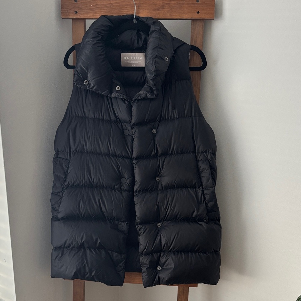 Athleta Black Puffer Vest